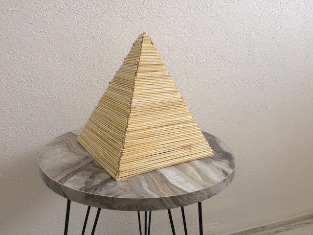 Maket çubuklar ile piramit yapımı